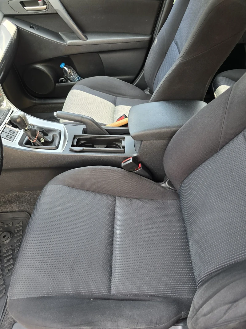 Mazda 3, снимка 15 - Автомобили и джипове - 51886407