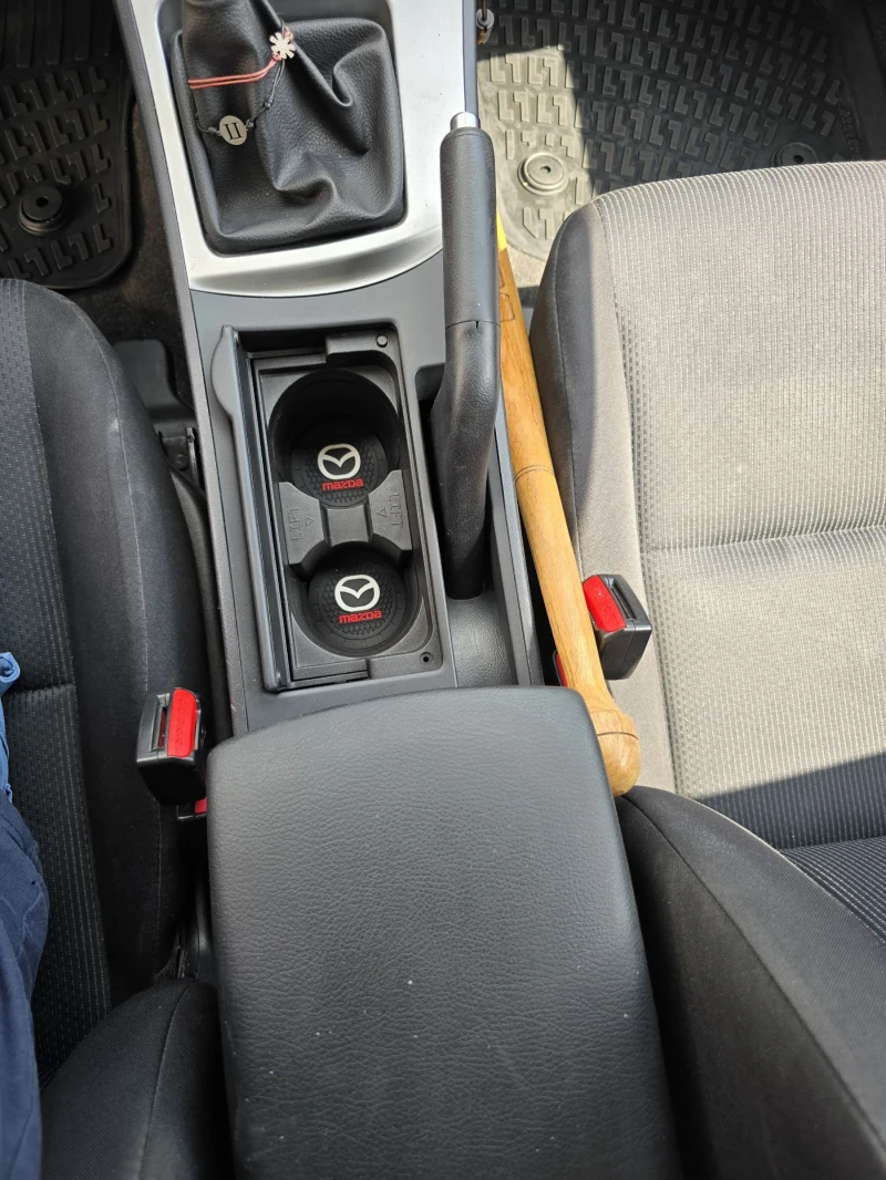 Mazda 3, снимка 9 - Автомобили и джипове - 51886407