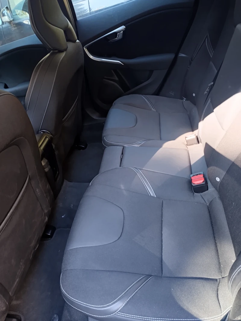 Volvo V40 1.6, снимка 7 - Автомобили и джипове - 52006520