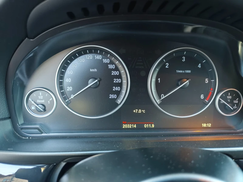 BMW 520 XDrive, снимка 13 - Автомобили и джипове - 52486020