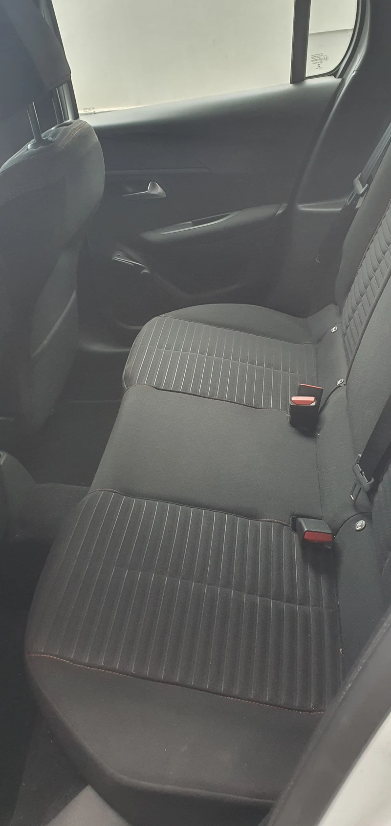 Peugeot 208, снимка 9 - Автомобили и джипове - 52629362