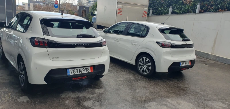 Peugeot 208, снимка 14 - Автомобили и джипове - 52629362