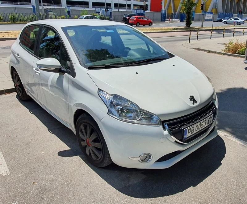 Peugeot 208 1.4 HDI, снимка 7 - Автомобили и джипове - 52680752