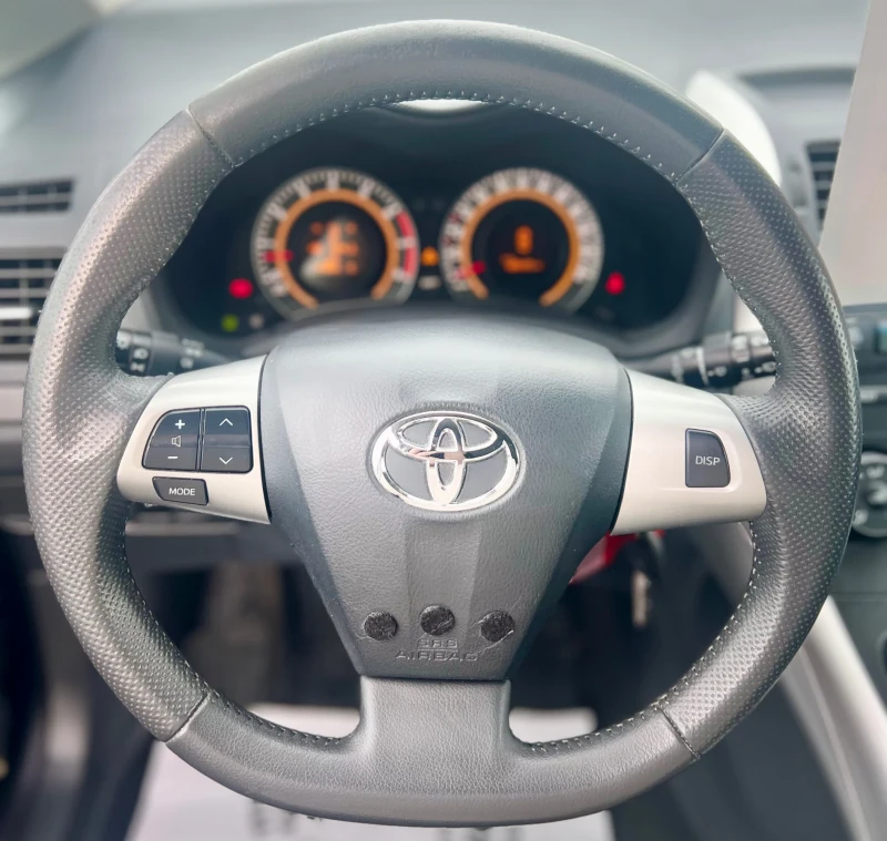 Toyota Auris 1.3 88 000 км, снимка 6 - Автомобили и джипове - 53000441
