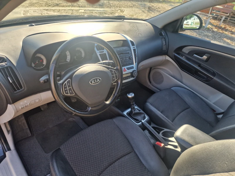 Kia Ceed 1.6CRDi 116kc, снимка 9 - Автомобили и джипове - 53121834