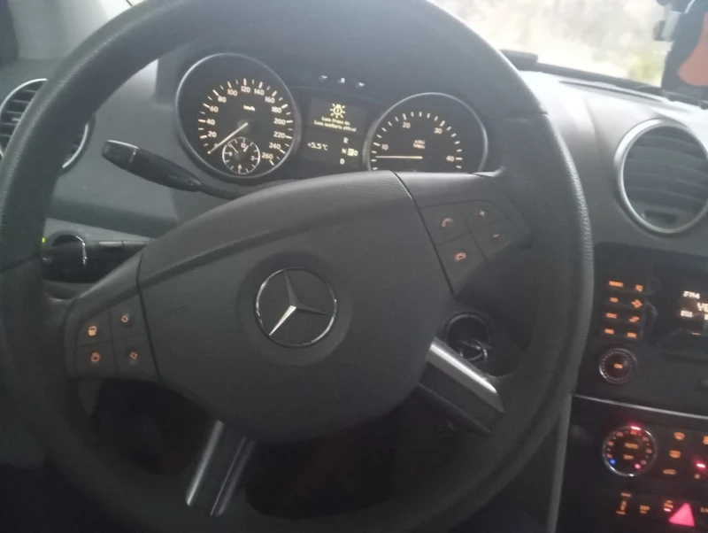 Mercedes-Benz C 320, снимка 8 - Автомобили и джипове - 53428837