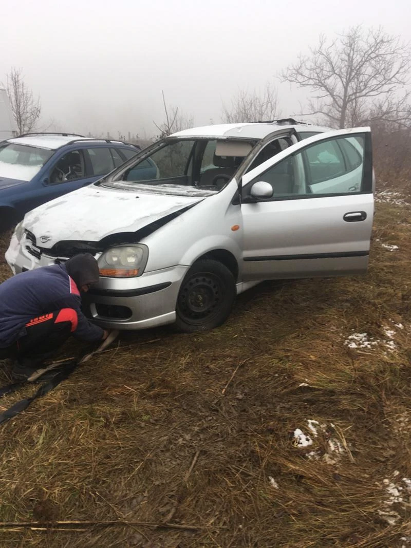 Nissan Almera tino 2.2tdi, снимка 1 - Автомобили и джипове - 31082622