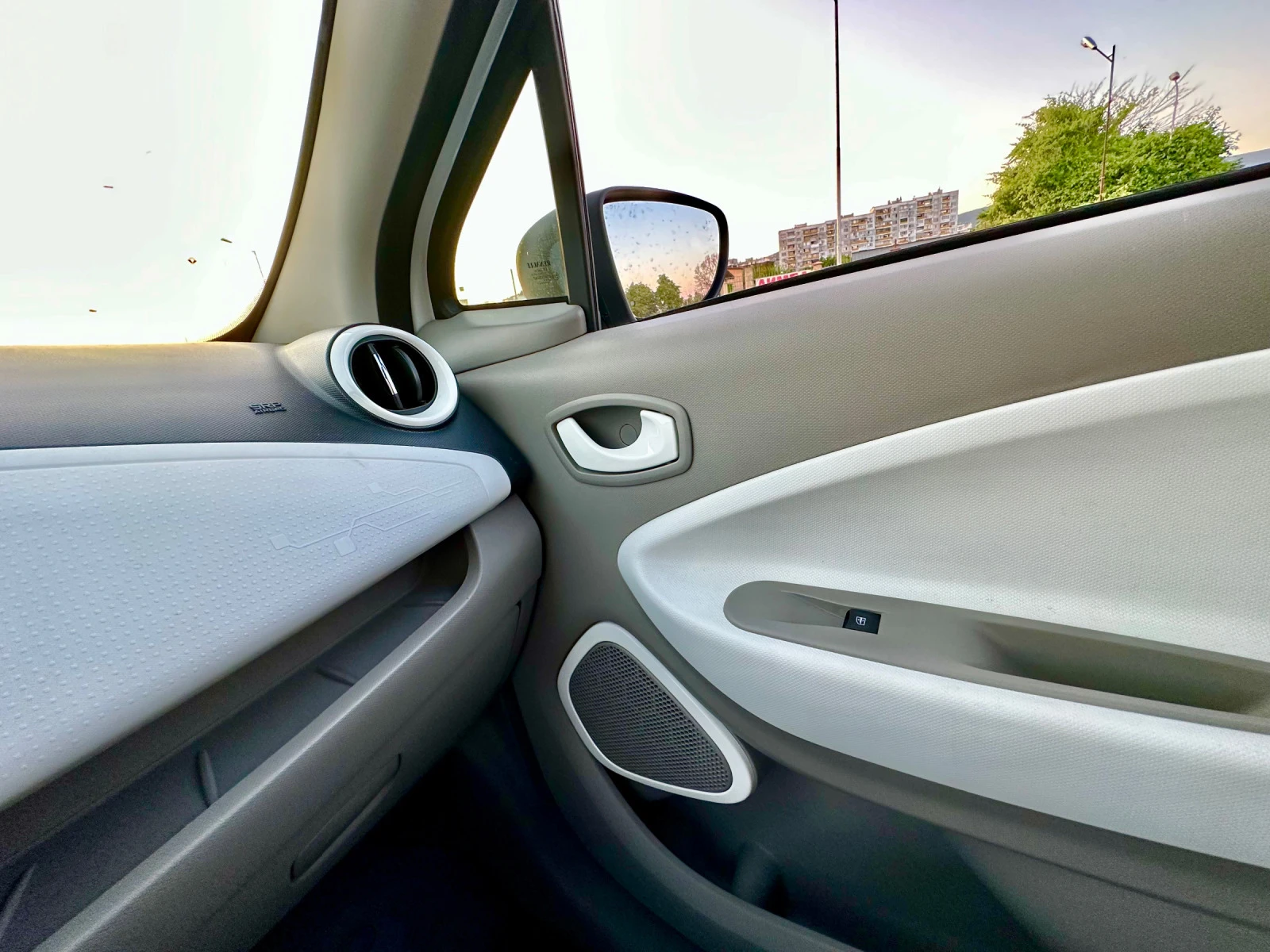 Renault Zoe R90 | Mobile.bg   12