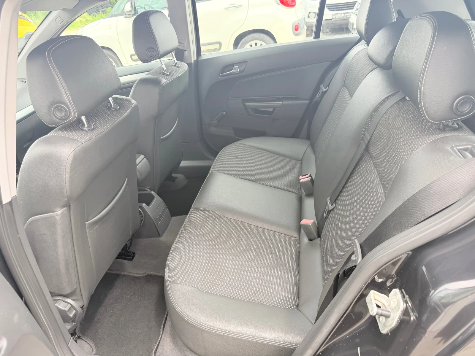 Opel Astra 1.7cdti 101k.c* NOVA* UNIKAT* , снимка 8 - Автомобили и джипове - 45566046