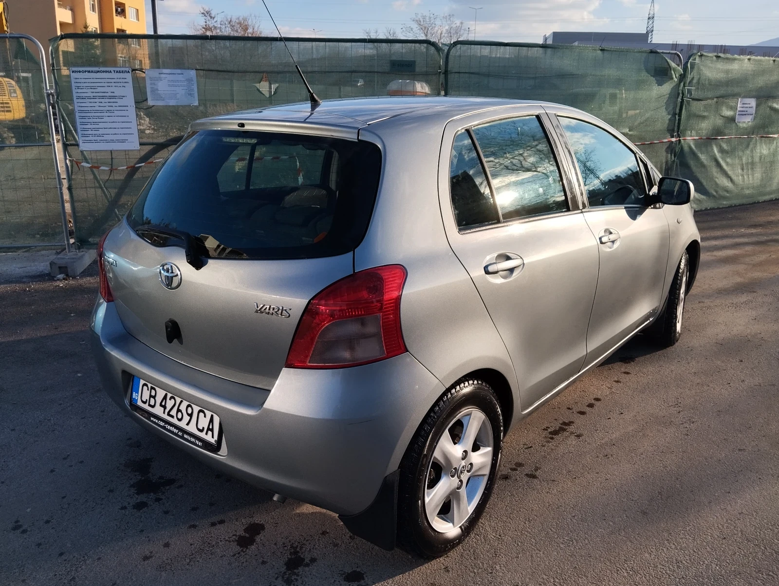 Toyota Yaris  - изображение 5