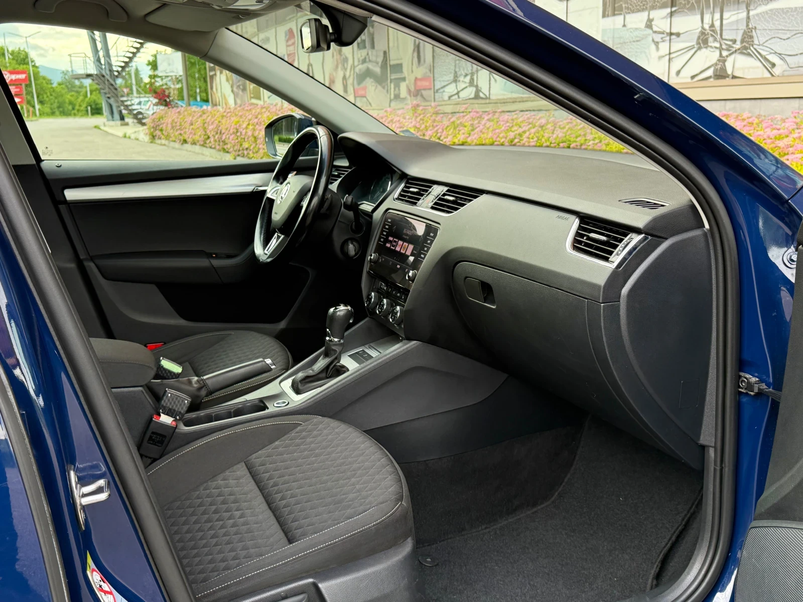 Skoda Octavia * 2.0TDI* 150кс* DSG* LED* Distronic*  - изображение 9
