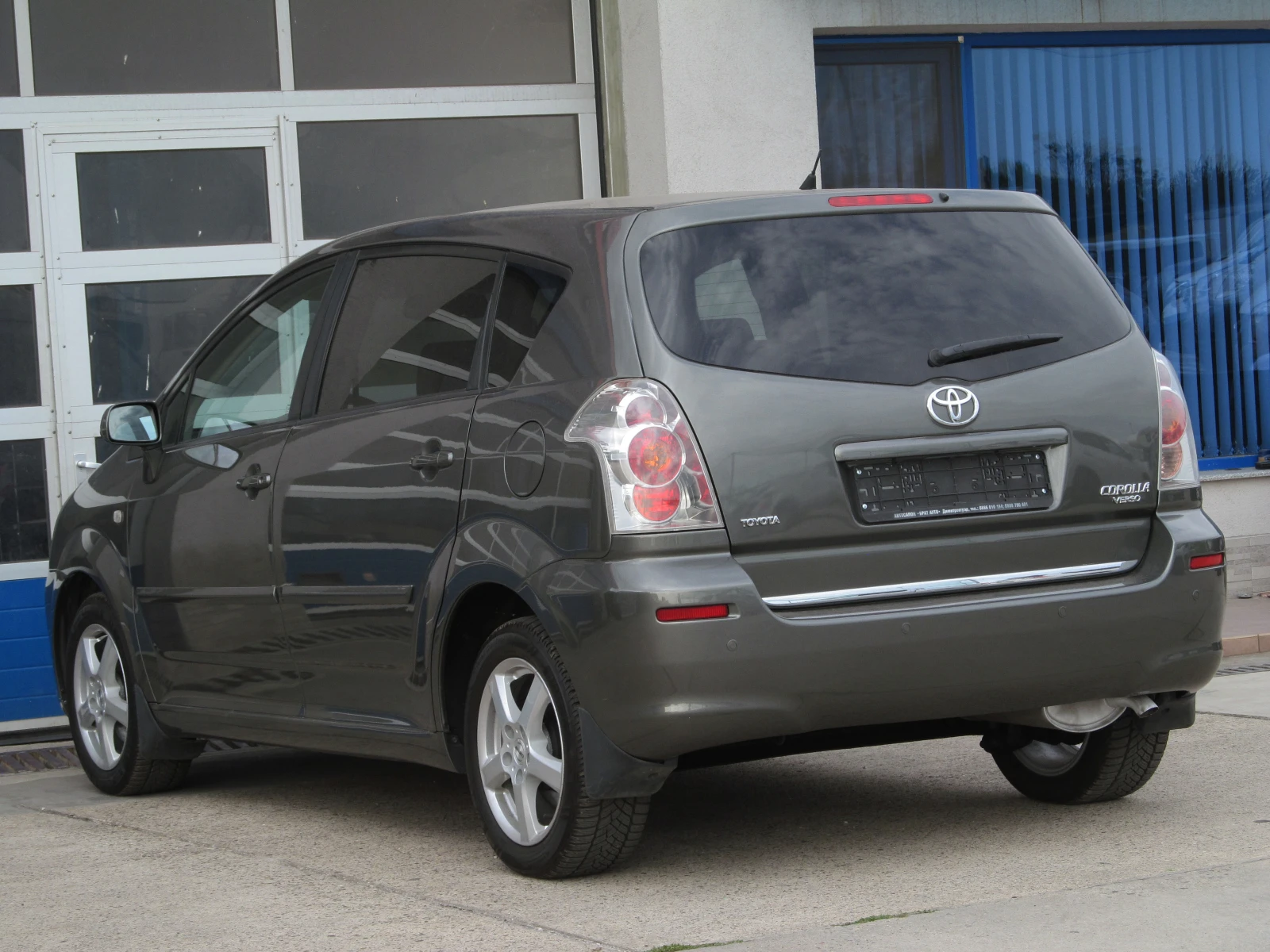 Toyota Corolla verso 1.6 БЕНЗИН - изображение 4