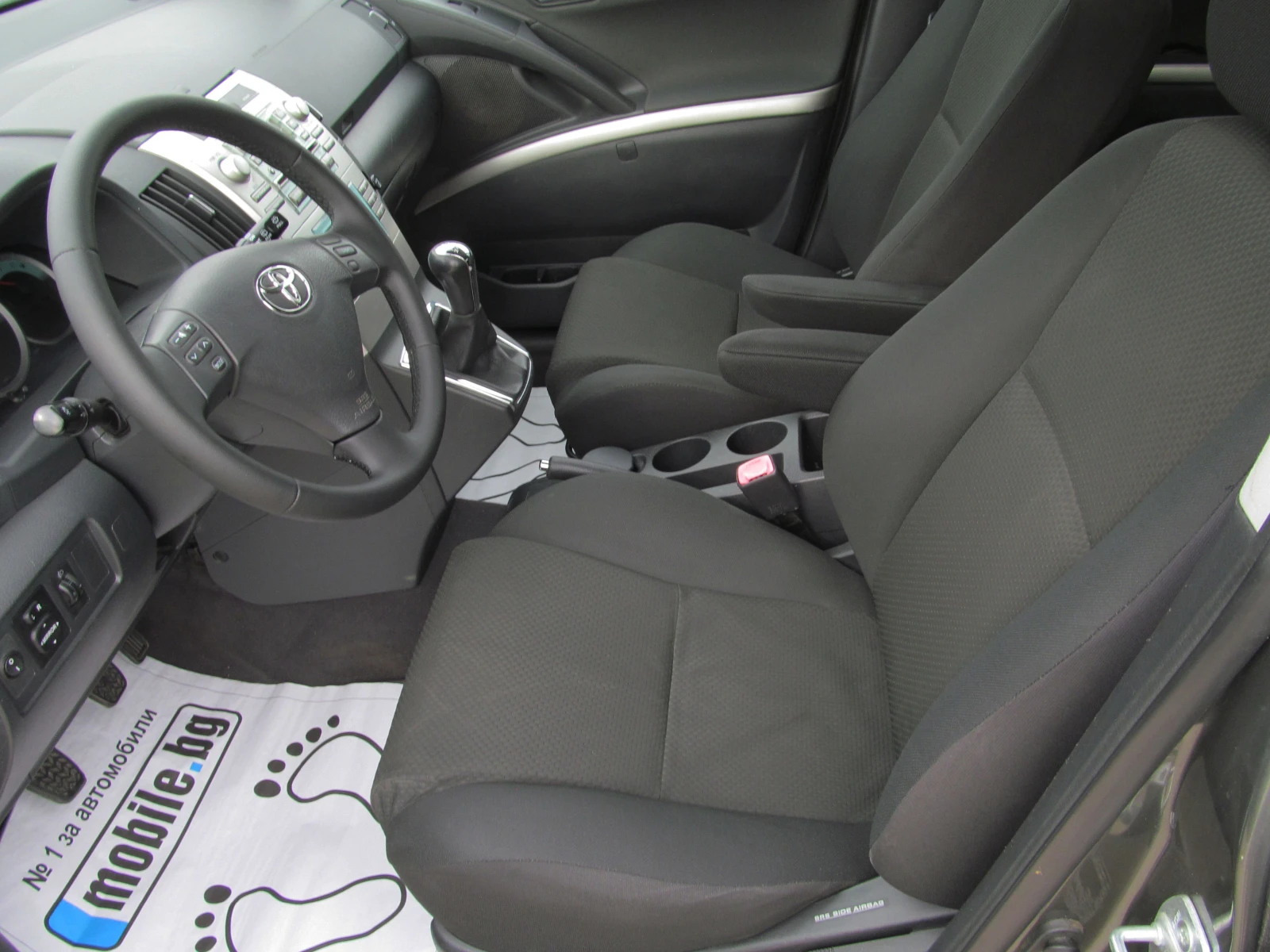 Toyota Corolla verso 1.6 БЕНЗИН - изображение 9