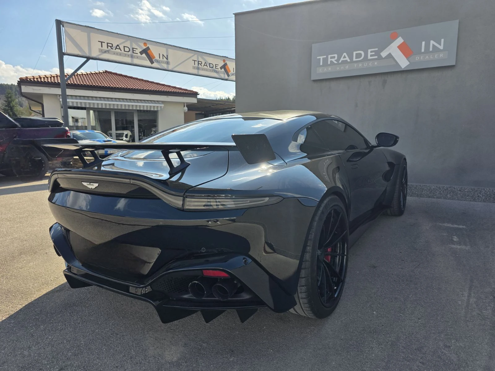 Aston Martin V8 Vantage, снимка 4 - Автомобили и джипове - 51876086