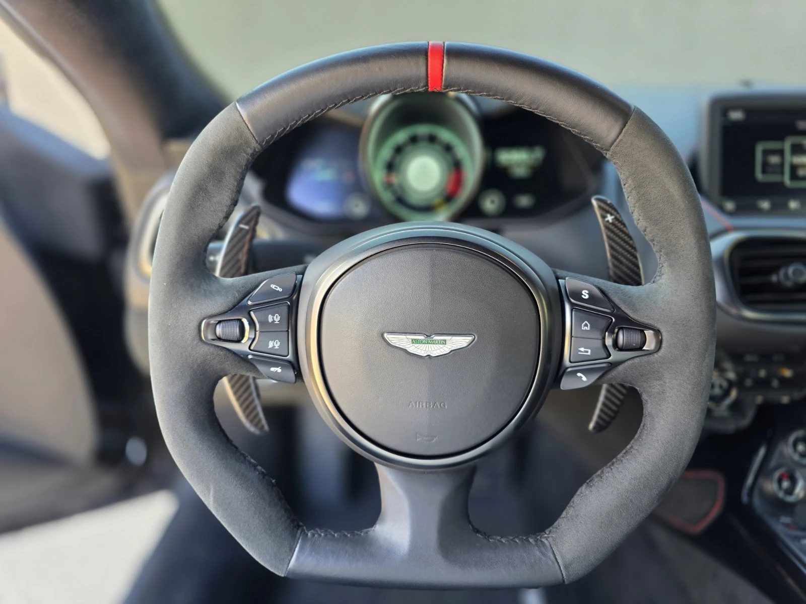 Aston Martin V8 Vantage, снимка 12 - Автомобили и джипове - 51876086