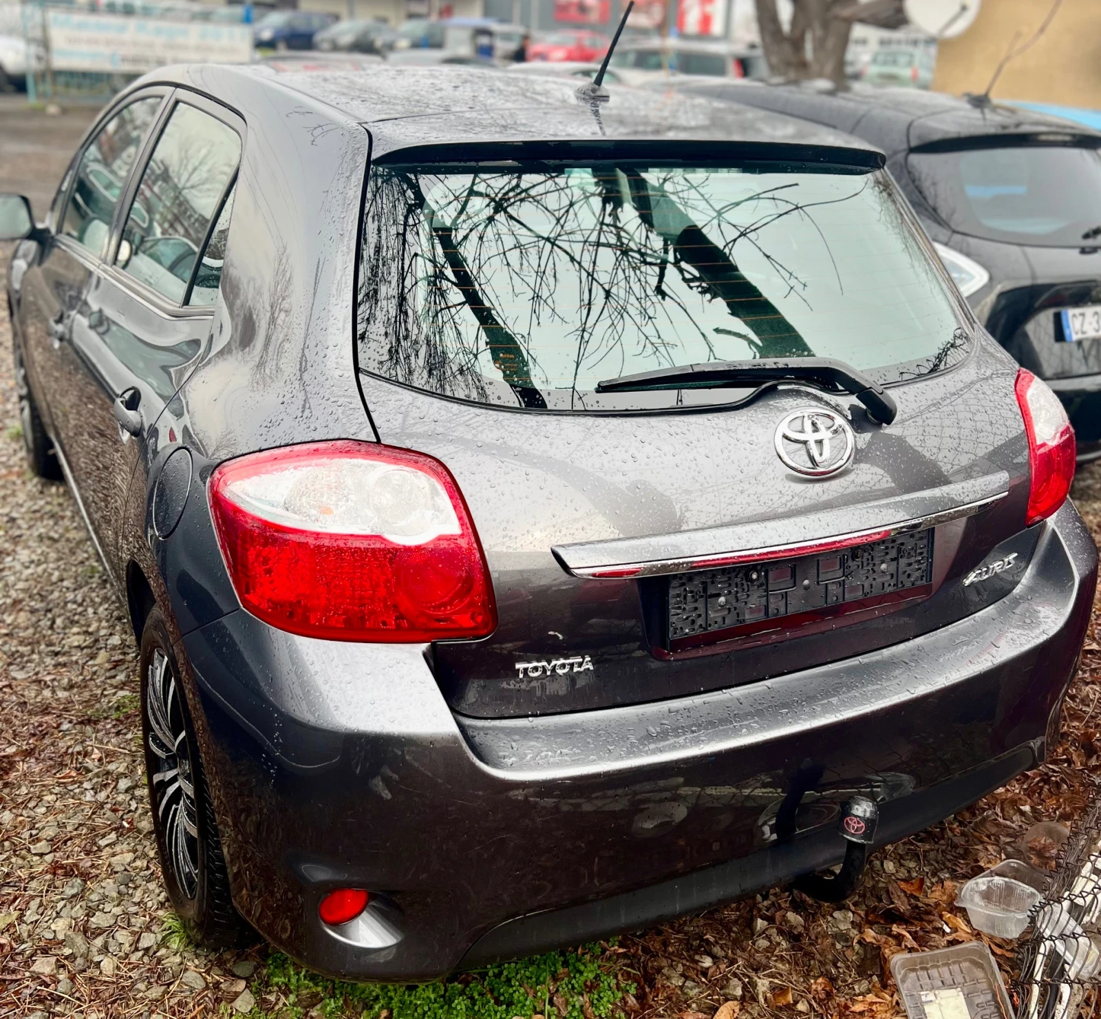 Toyota Auris 1.3 88 000 км - изображение 4