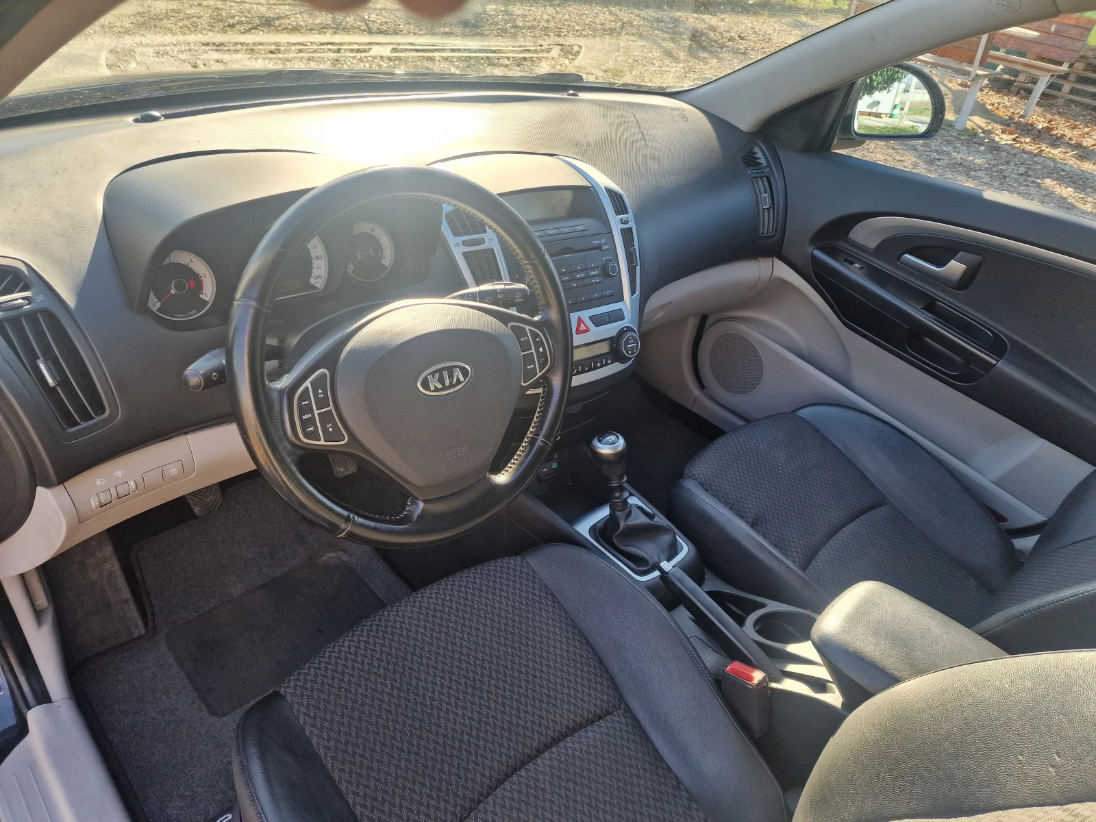 Kia Ceed 1.6CRDi 116kc - изображение 9