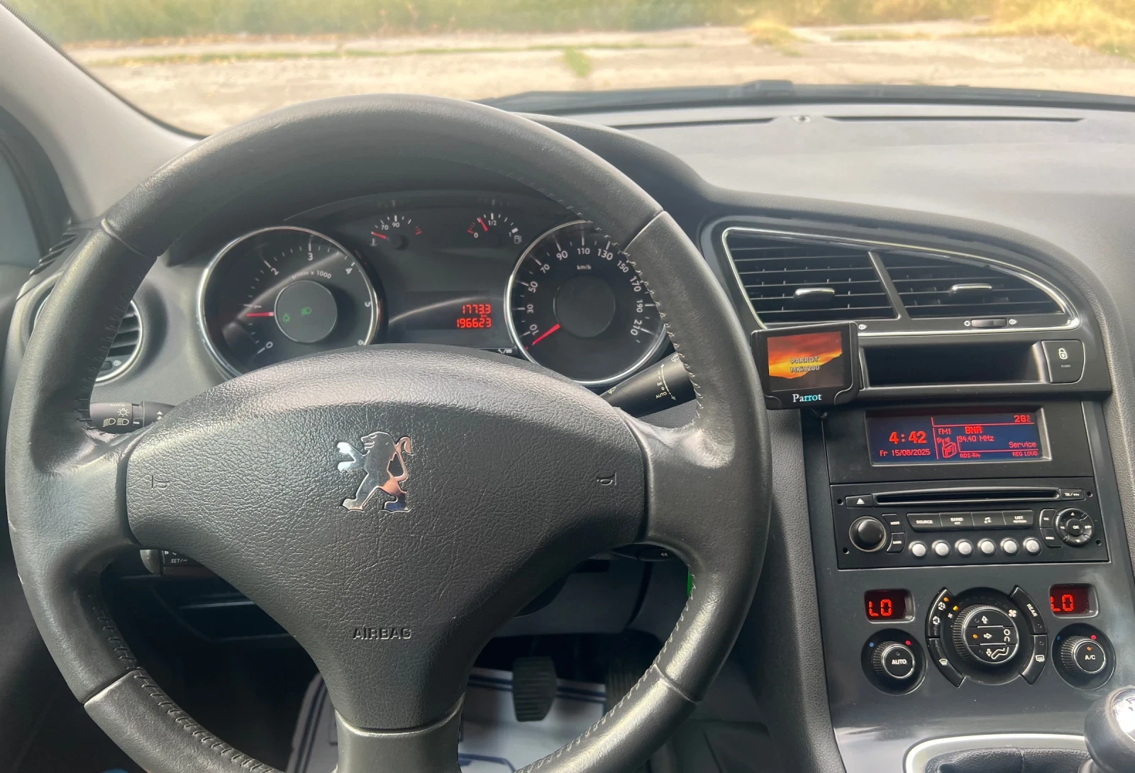 Peugeot 5008, снимка 11 - Автомобили и джипове - 53770827