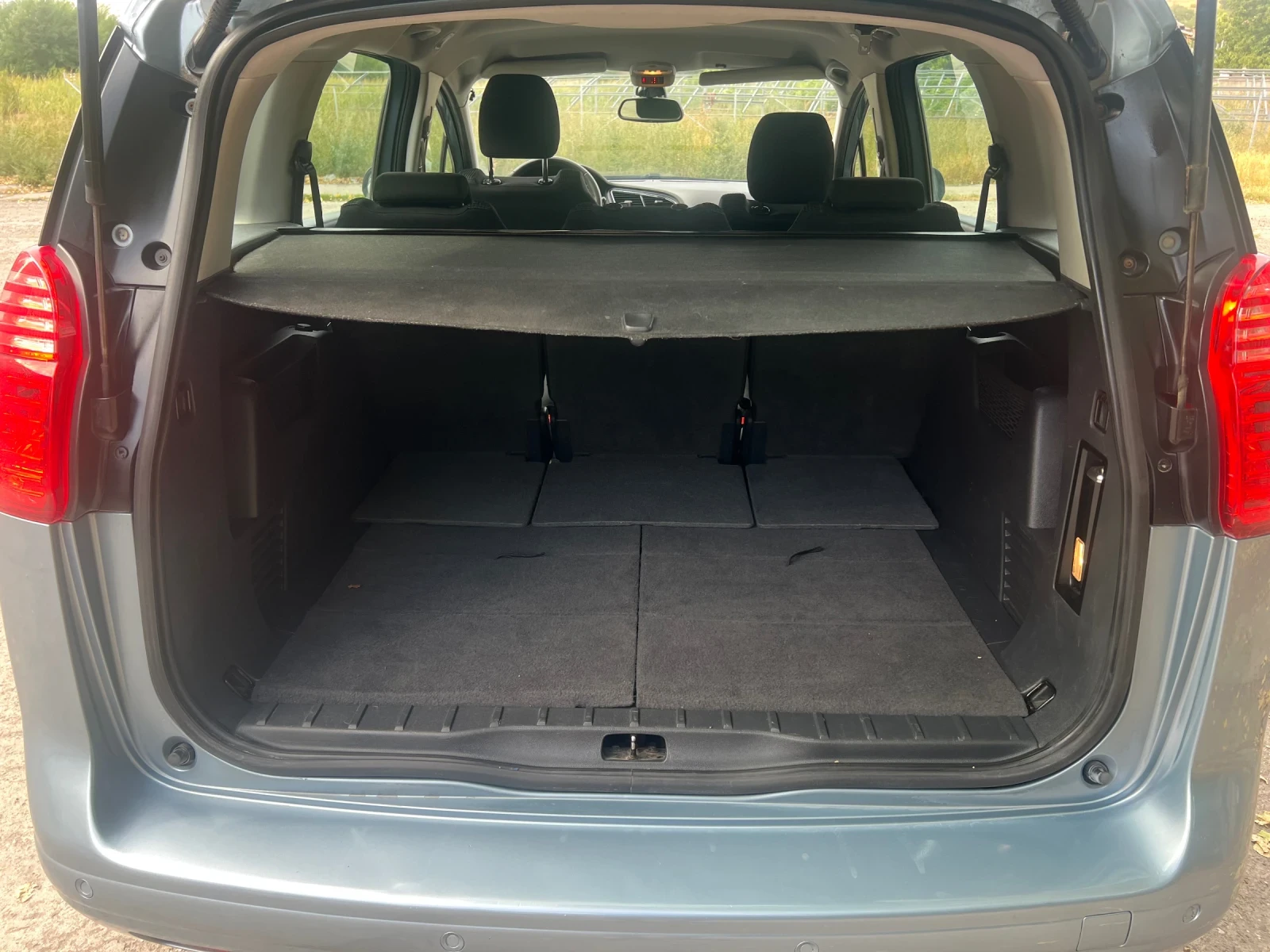 Peugeot 5008, снимка 17 - Автомобили и джипове - 53770827