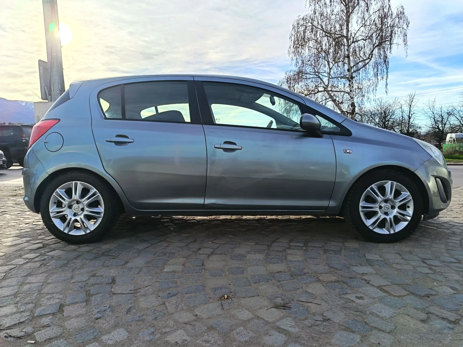 Opel Corsa 1.2, снимка 3 - Автомобили и джипове - 54132905