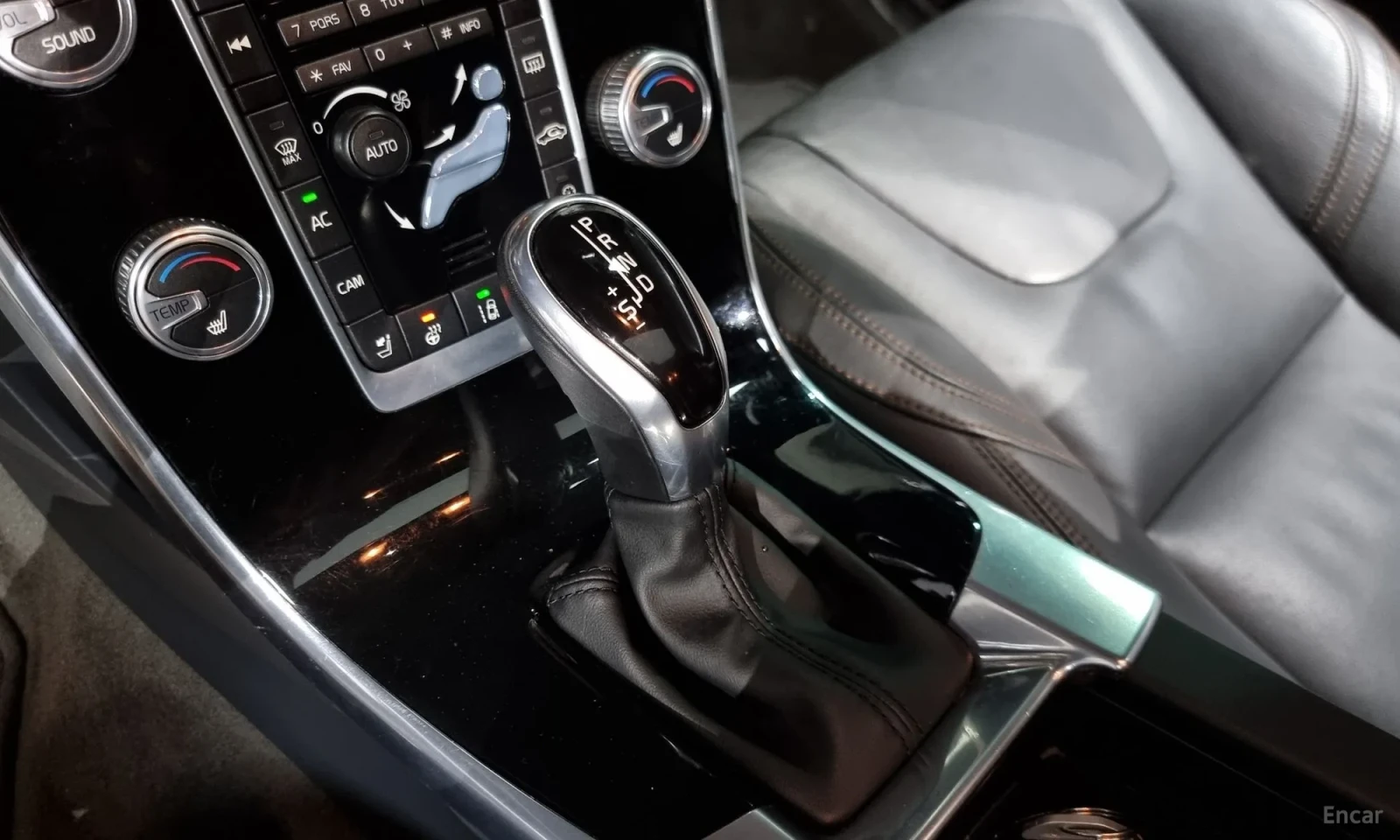 Volvo V60 Cross Country T5 AWD, снимка 12 - Автомобили и джипове - 54263117