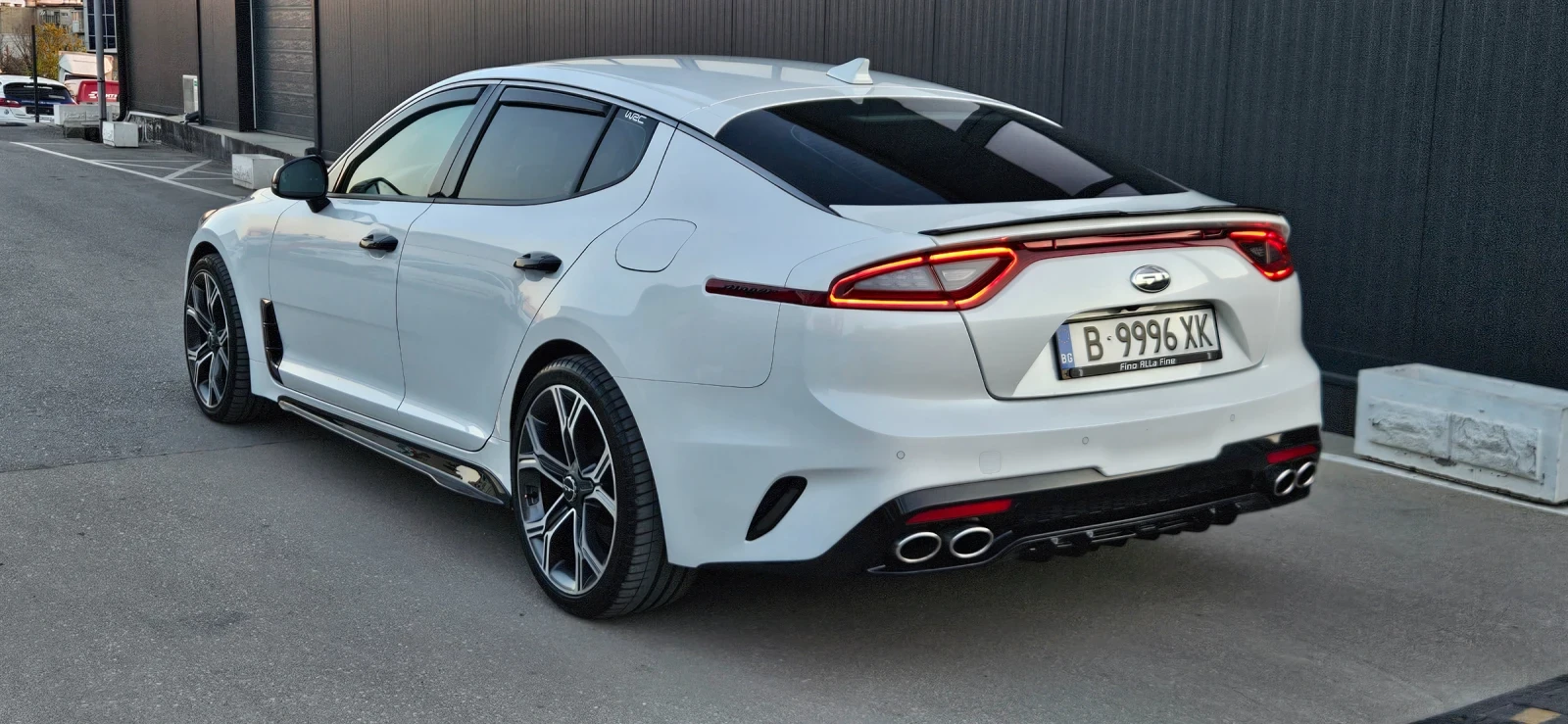 Kia Stinger Европейка, 3.3 бензин, BASTUCK без аналог , ТОП !!, снимка 2 - Автомобили и джипове - 54286108