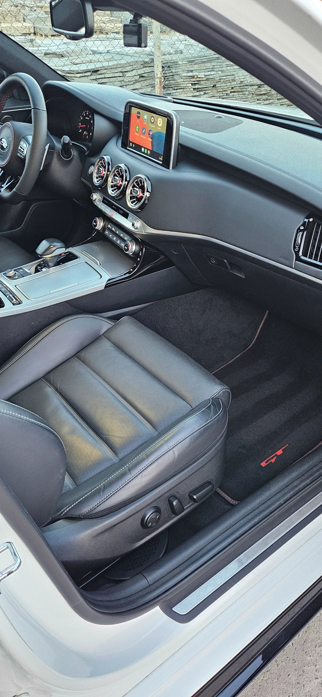 Kia Stinger Европейка, 3.3 бензин, BASTUCK без аналог , ТОП !!, снимка 13 - Автомобили и джипове - 54286108