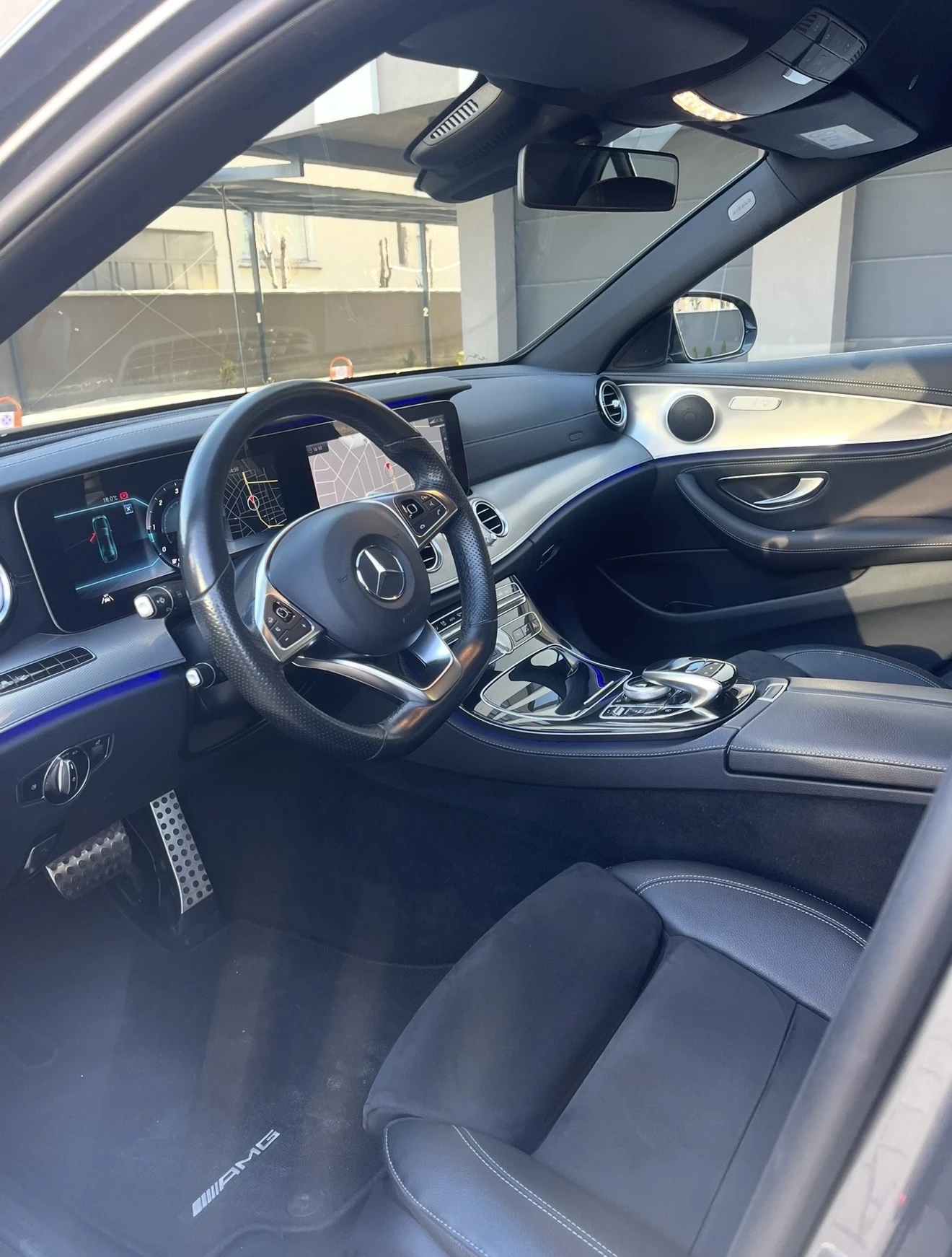 Mercedes-Benz E 220 AMG-220 4x4, снимка 11 - Автомобили и джипове - 55769342