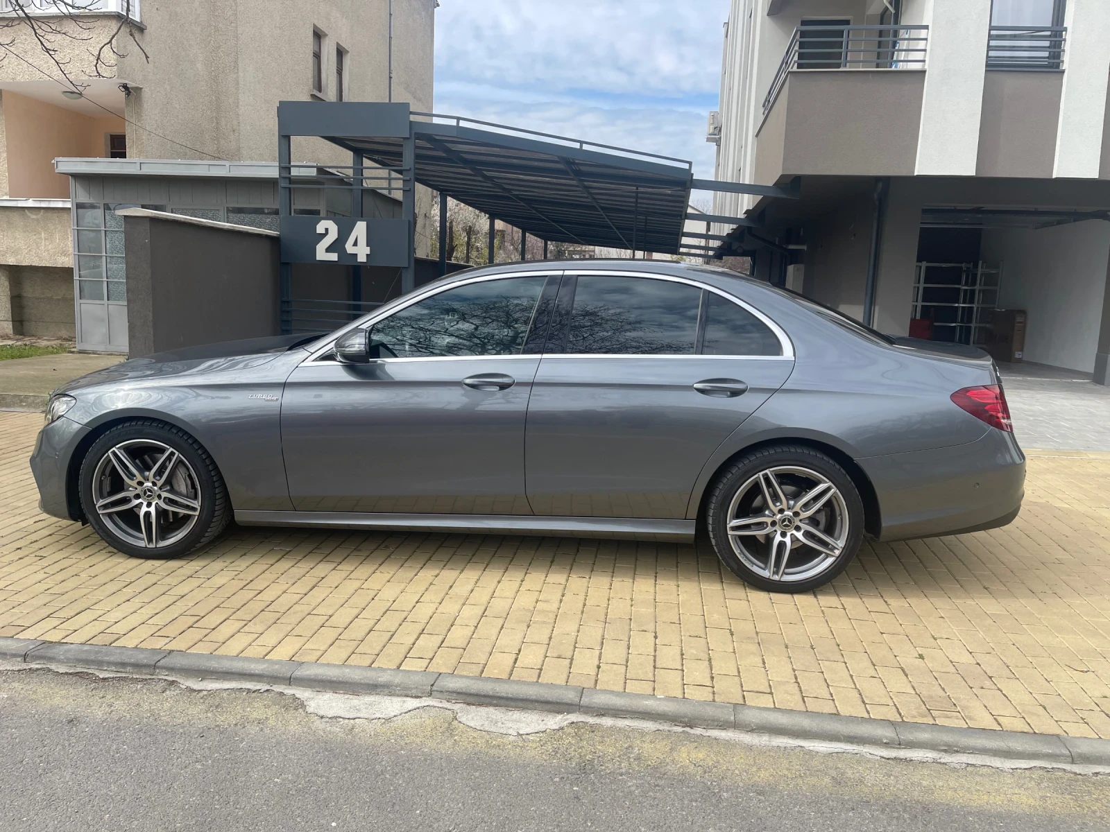 Mercedes-Benz E 220 AMG-220 4x4, снимка 4 - Автомобили и джипове - 55769342
