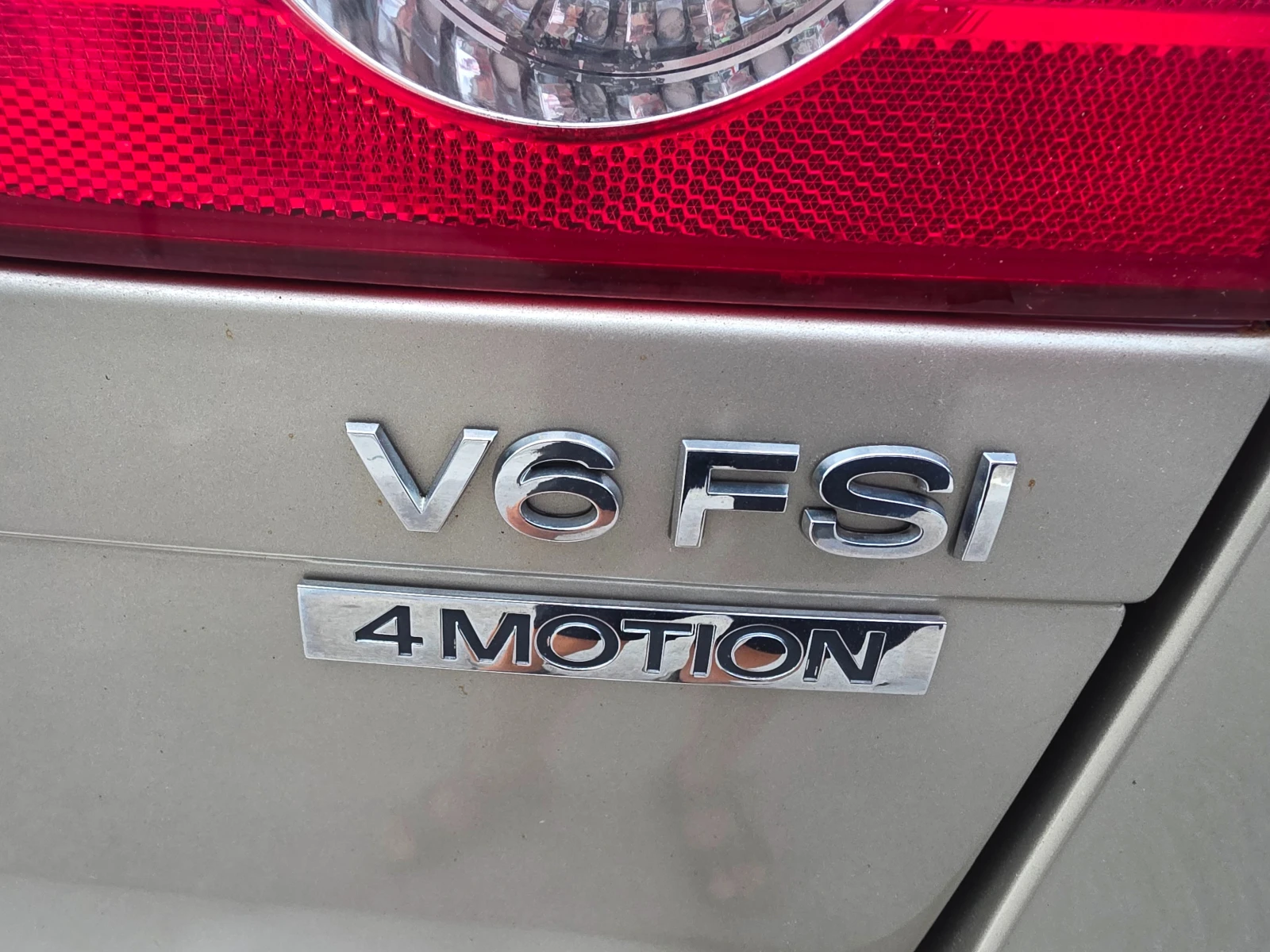 VW Passat 3.2FSI 4MOTION, снимка 16 - Автомобили и джипове - 55791739
