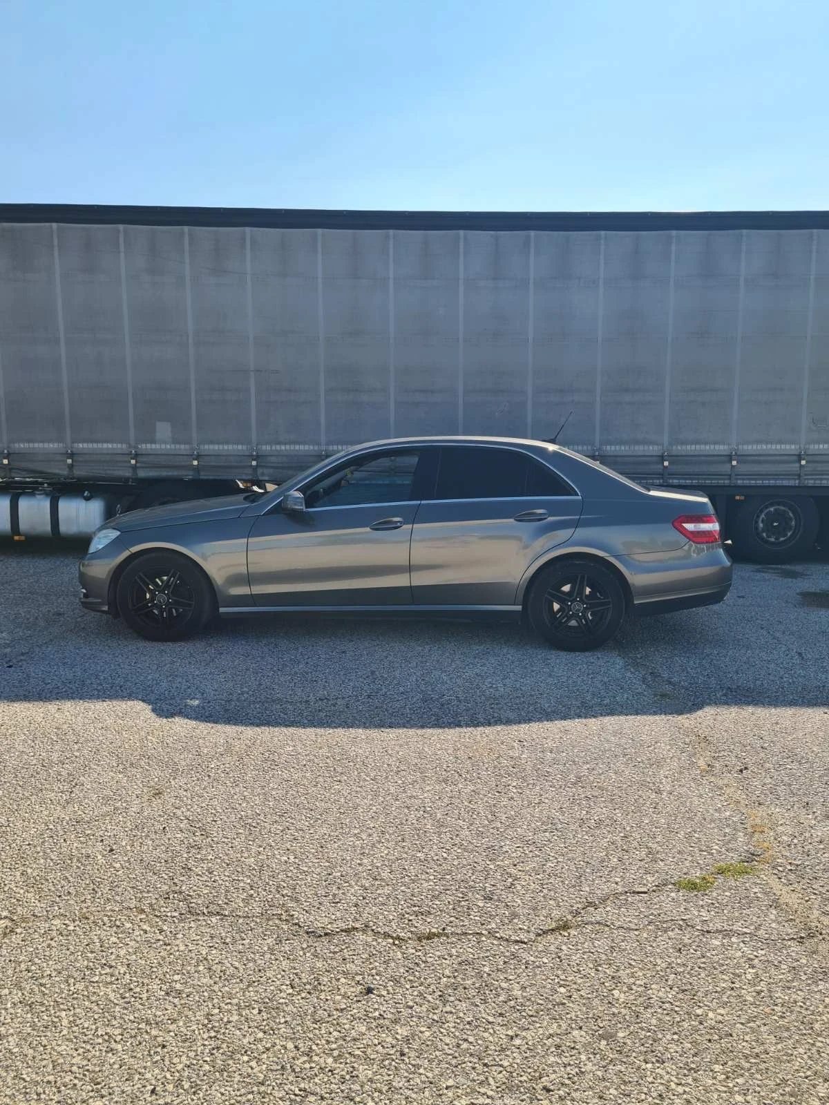 Mercedes-Benz E 200, снимка 3 - Автомобили и джипове - 55846785