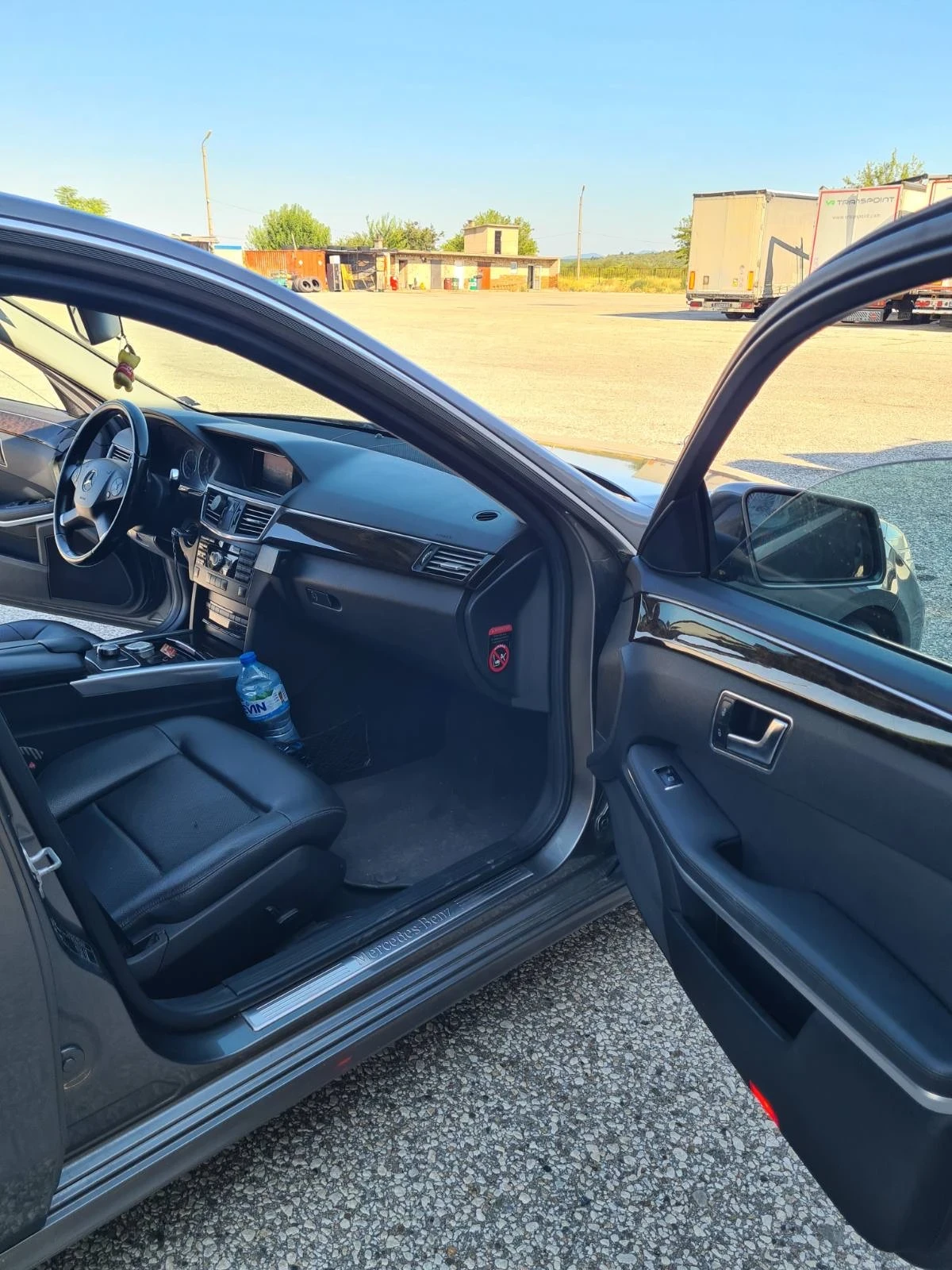 Mercedes-Benz E 200, снимка 6 - Автомобили и джипове - 55846785
