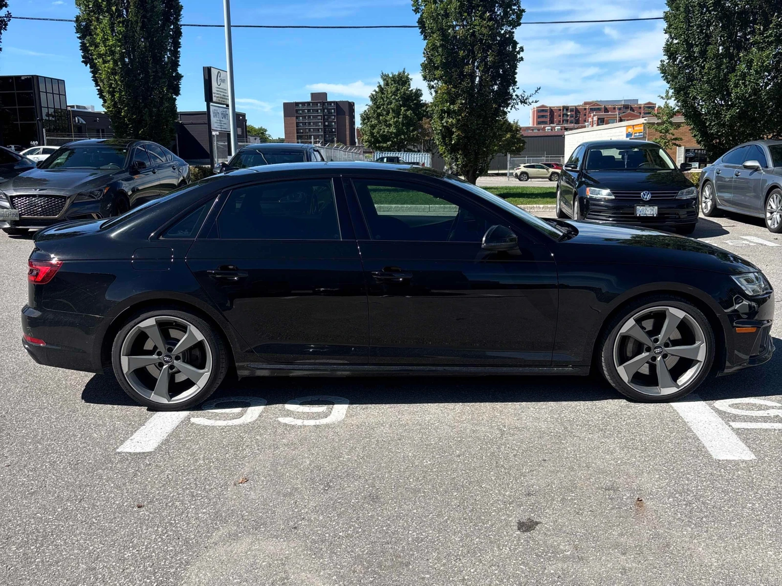 Audi A4 TECHNIK * FULL S LINE* ДИСТРОНИК* 360 КАМЕРА*  , снимка 4 - Автомобили и джипове - 56024939