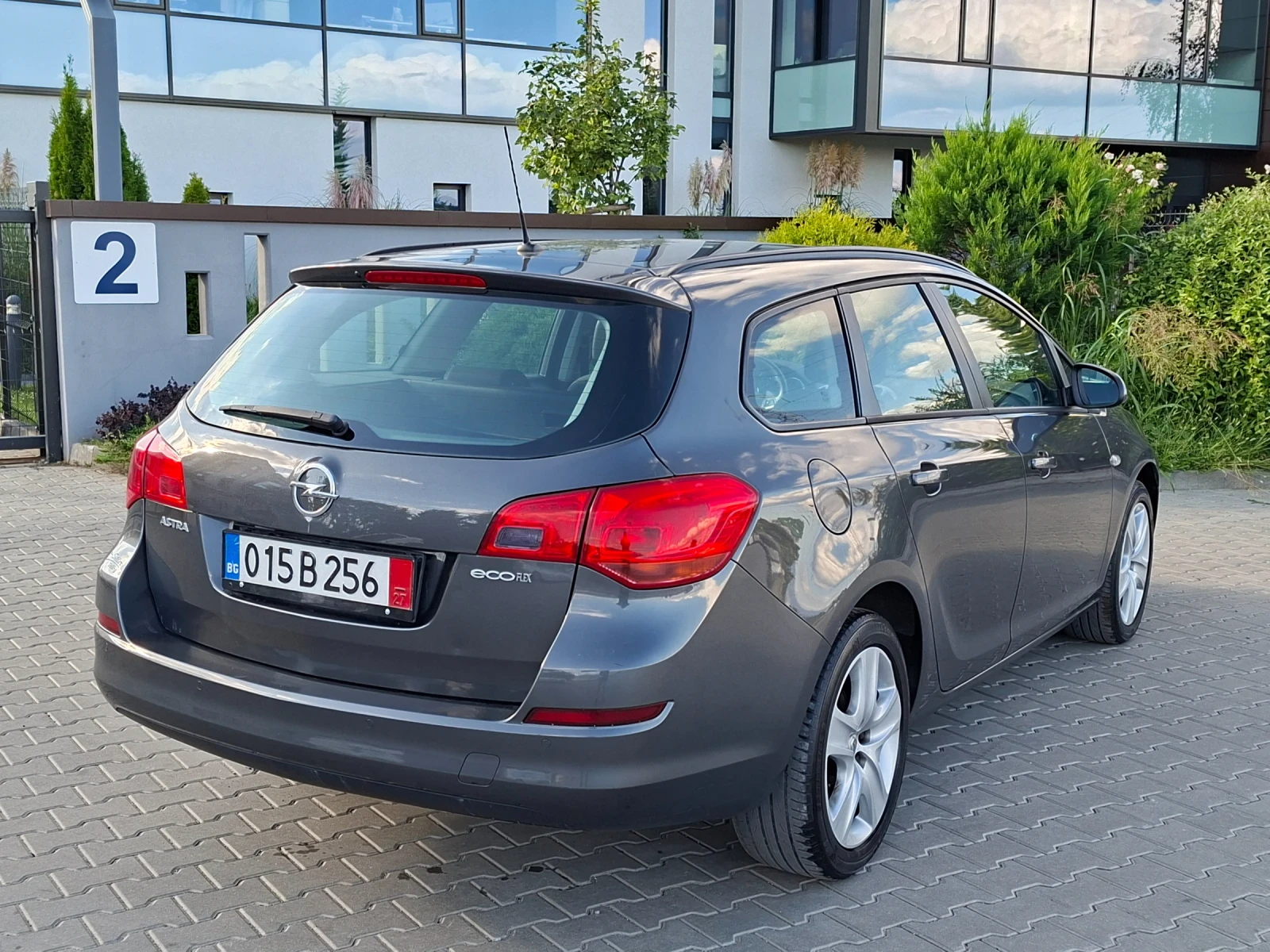 Opel Astra 1.4i* (140кс)* EURO-5* НОВ ВНОС* , снимка 14 - Автомобили и джипове - 56059319