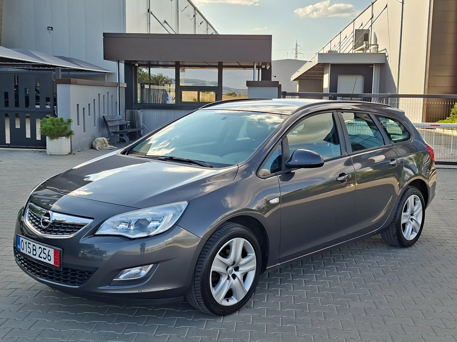 Opel Astra 1.4i* (140кс)* EURO-5* НОВ ВНОС* , снимка 4 - Автомобили и джипове - 56059319