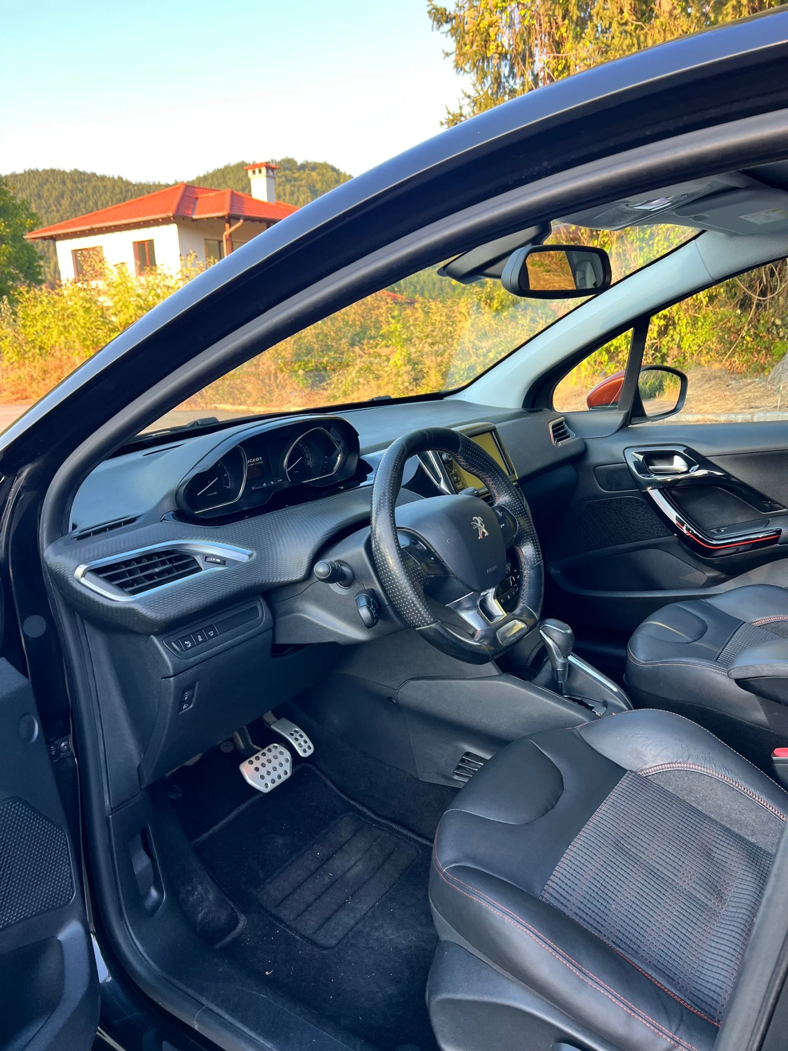 Peugeot 208 Pano Avtomat, снимка 13 - Автомобили и джипове - 56185992