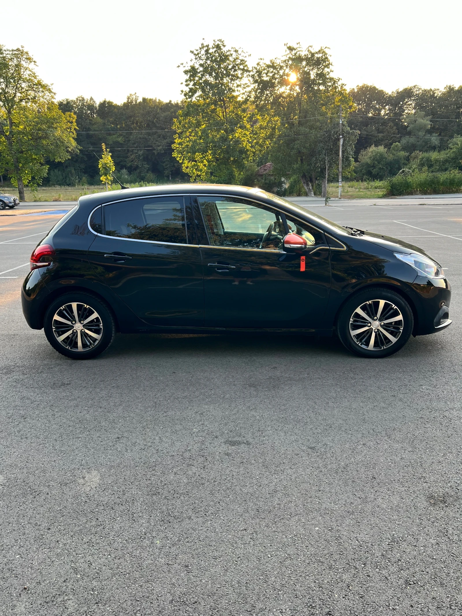 Peugeot 208 Pano Avtomat, снимка 8 - Автомобили и джипове - 56185992