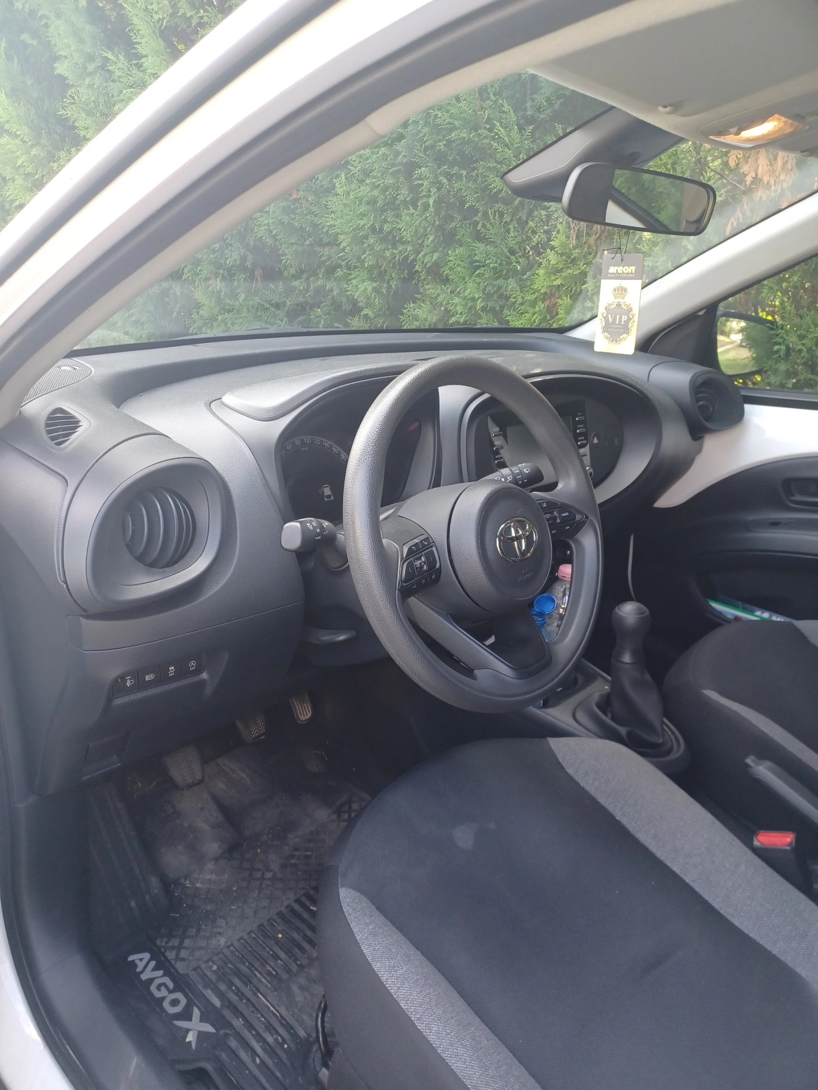 Toyota Aygo x, снимка 4 - Автомобили и джипове - 56439060