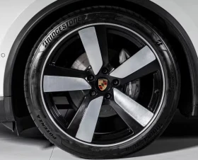 Porsche Macan 4, снимка 6