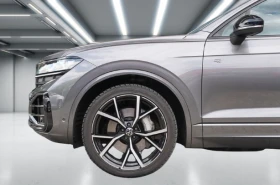 Обява за продажба на VW Touareg 3.0 TSI 4Motion = R-line= Black Style Гаранция ~ 174 804 лв. - изображение 3