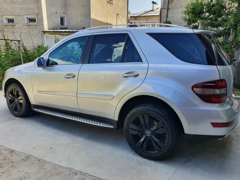 Mercedes-Benz ML 320, снимка 10 - Автомобили и джипове - 47143944