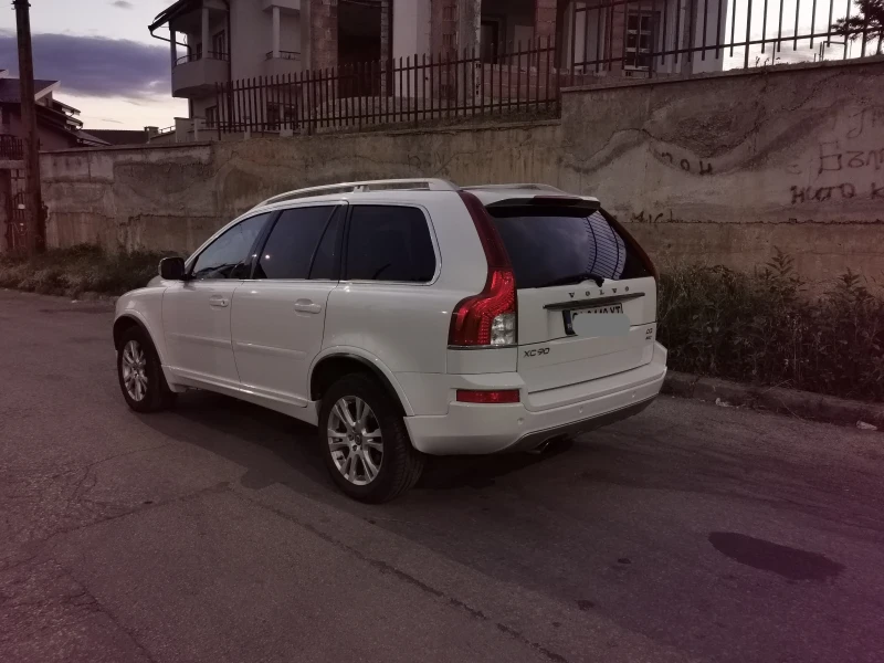 Volvo Xc90 D5, снимка 3 - Автомобили и джипове - 48325493