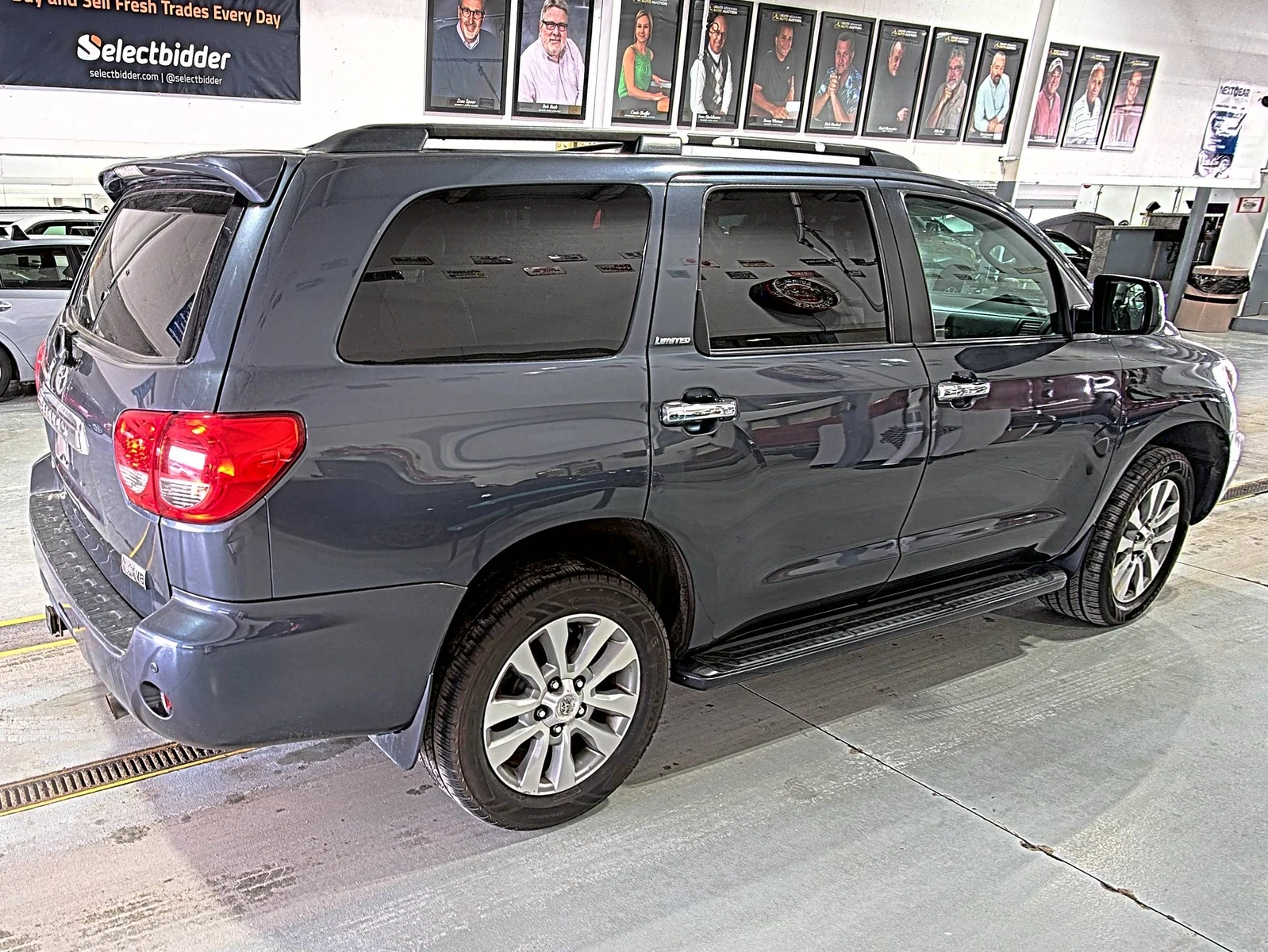 Toyota Sequoia 5.7L перфектен за газ* JBL* ОТ ШОУРУМ - изображение 6