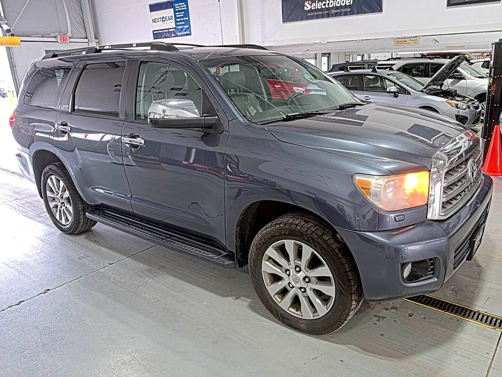 Toyota Sequoia 5.7L перфектен за газ* JBL* ОТ ШОУРУМ - изображение 2