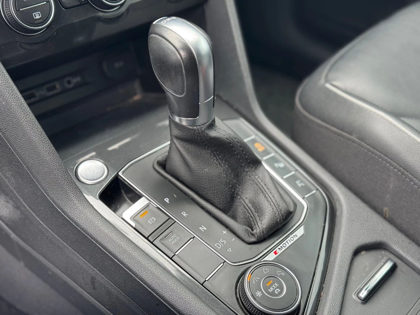 VW Tiguan LWB Highline 2.0TDI 4MOTION BMT - изображение 9