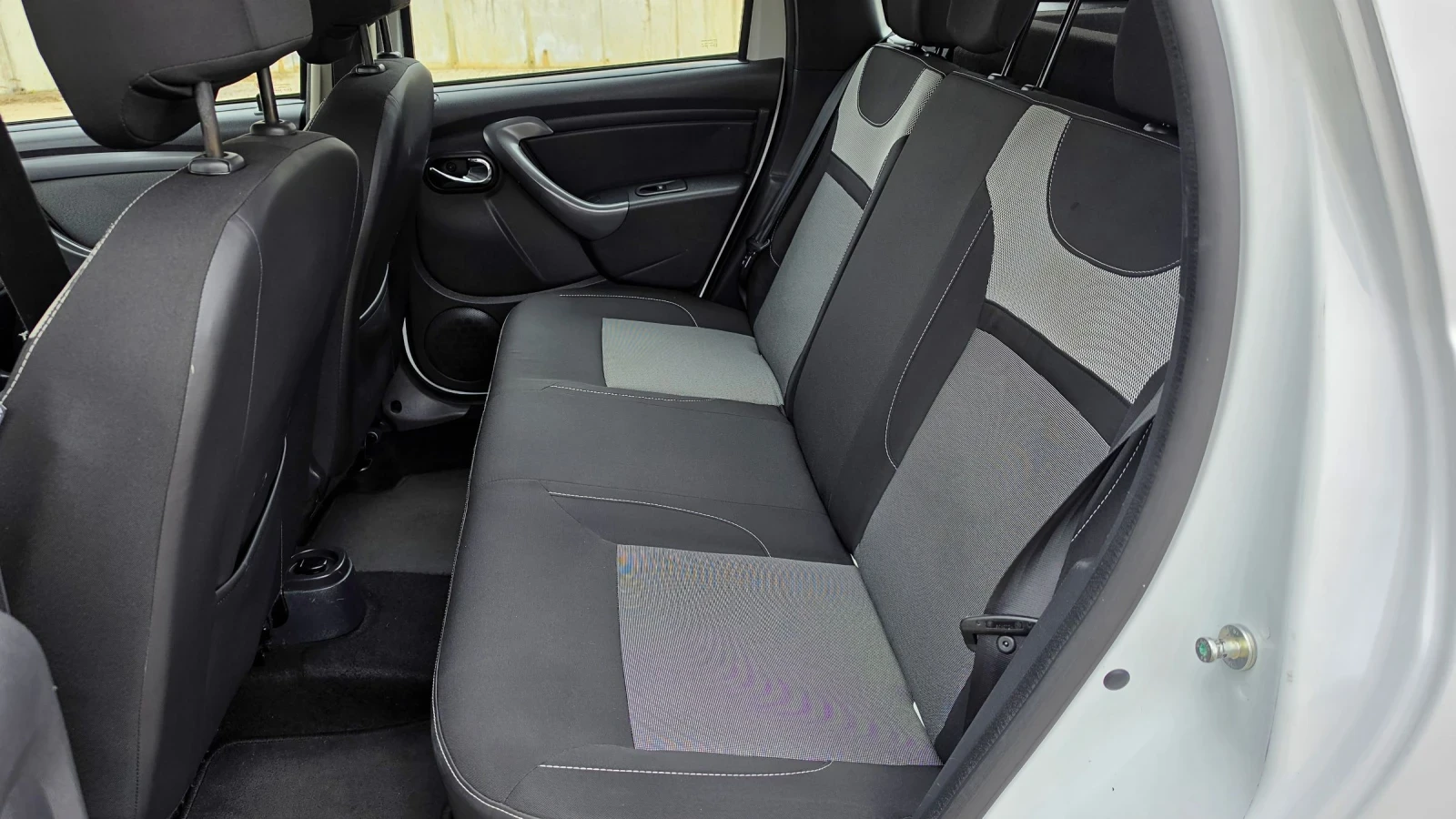 Dacia Duster 1, 5 DCI 4X4, снимка 11 - Автомобили и джипове - 53888589