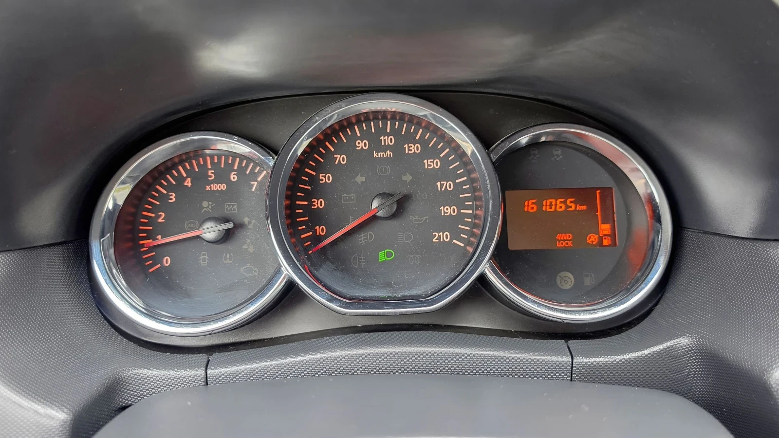 Dacia Duster 1, 5 DCI 4X4, снимка 9 - Автомобили и джипове - 53888589