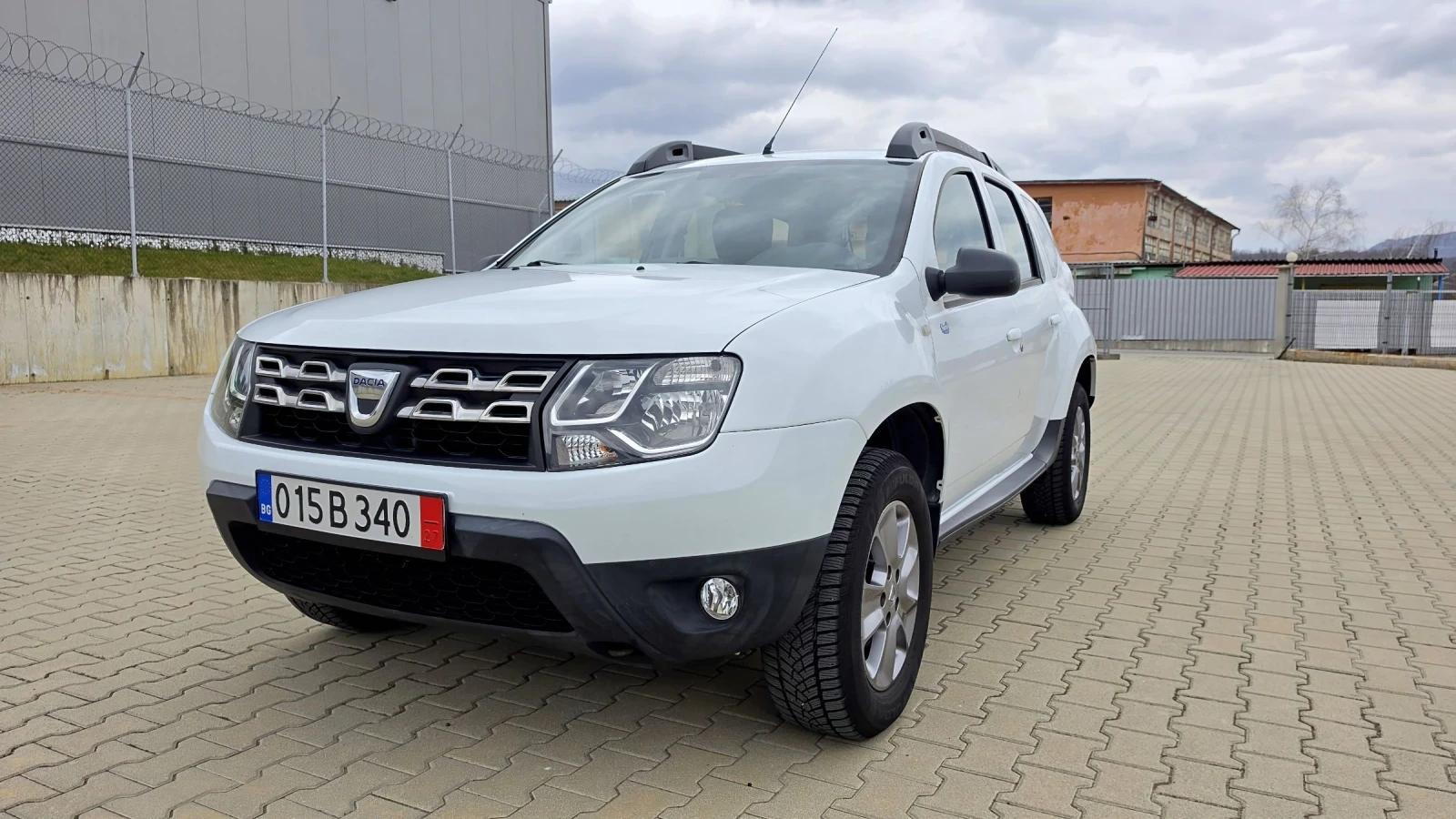 Dacia Duster 1, 5 DCI 4X4, снимка 2 - Автомобили и джипове - 53888589