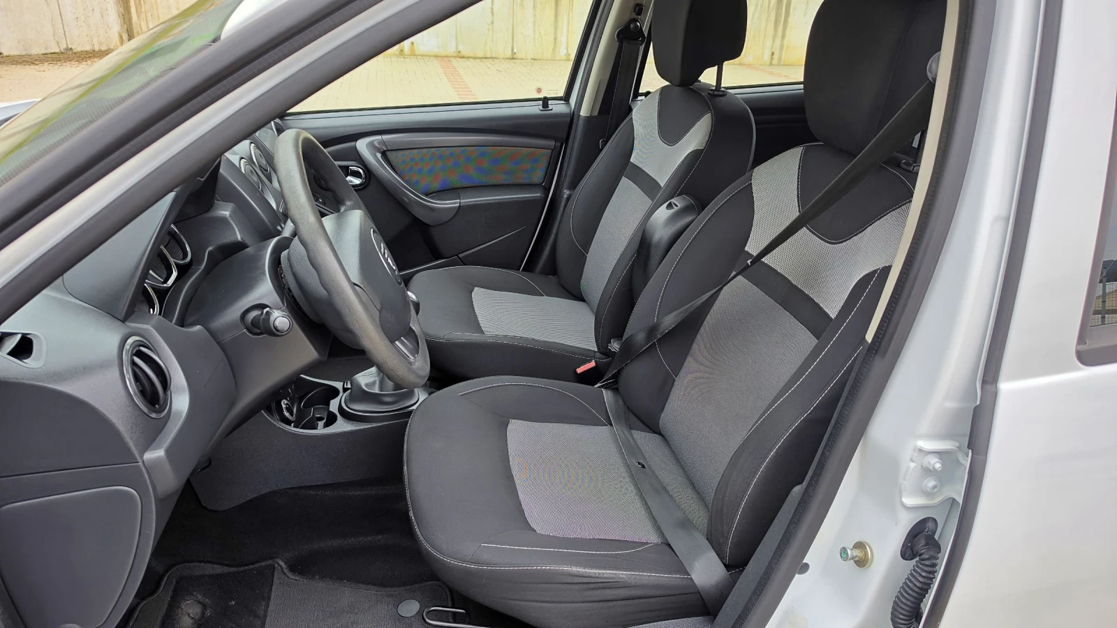 Dacia Duster 1, 5 DCI 4X4, снимка 7 - Автомобили и джипове - 53888589