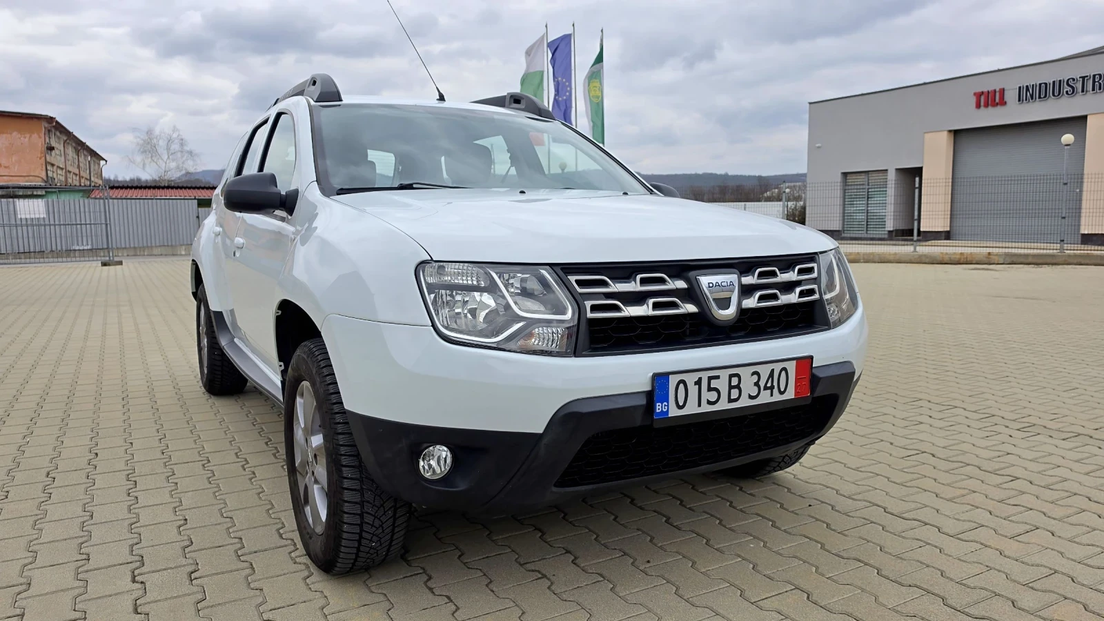 Dacia Duster 1, 5 DCI 4X4, снимка 3 - Автомобили и джипове - 53888589